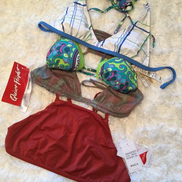O’Neill & More 4 bikini tops bundle Size Small - Picture 1 of 2